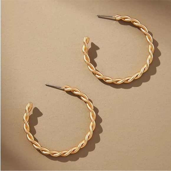 NWT Anthropologie Delicate Twist Gold Hoop Earrings - Picture 1 of 6